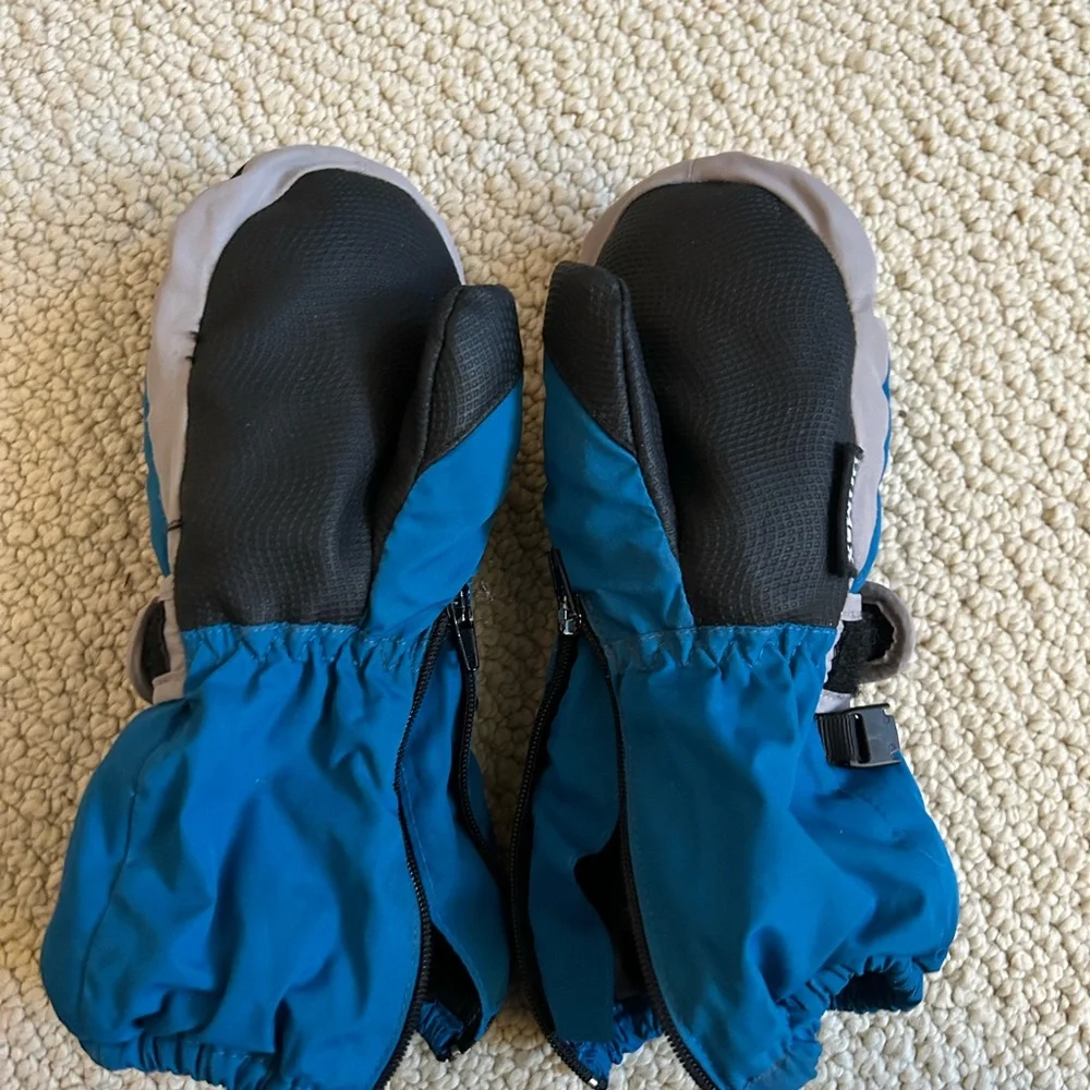Unisex Gordini Toddler Easy On Mitten, XS like new! Waterproof and warm!